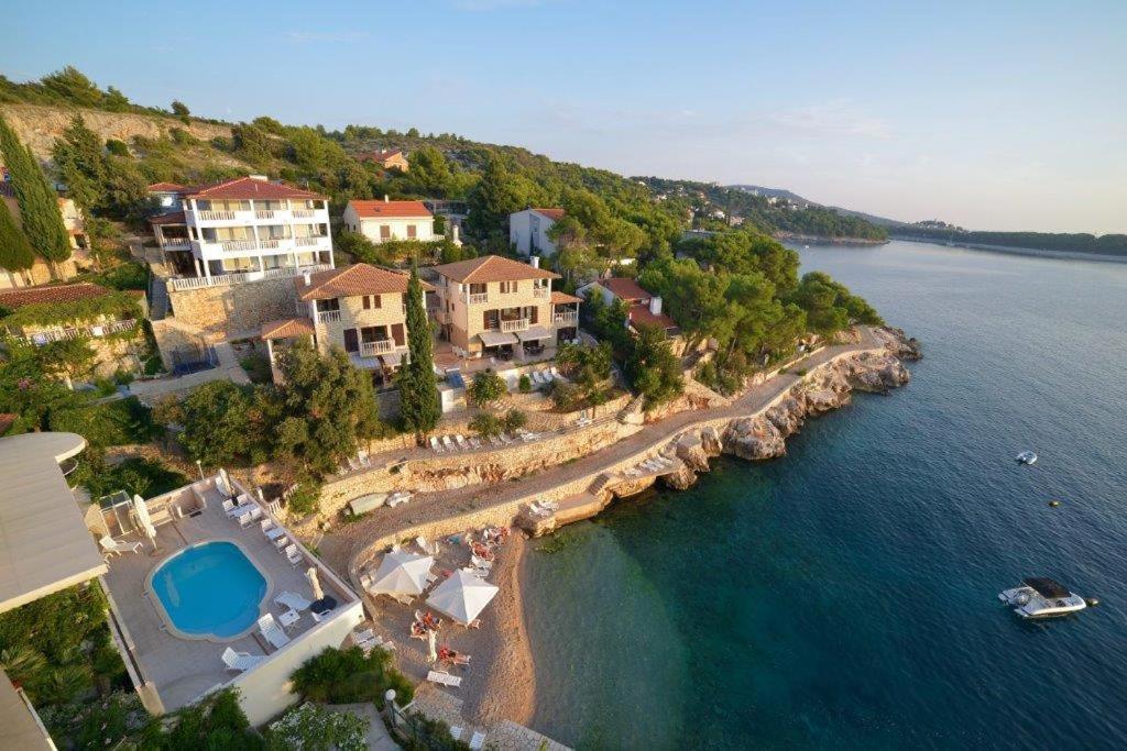 Blue Oasis Aparthotel Primosten Exterior photo